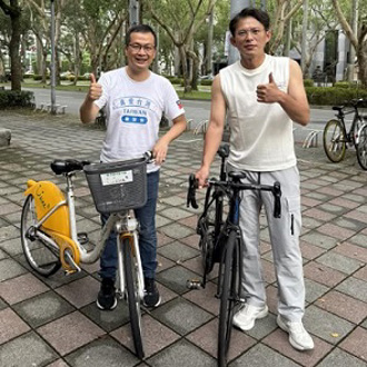 羅智強和他騎單車謝票 湧10萬網友狂按讚