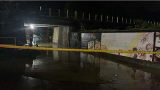 宜蘭頭城淹水一級警戒 老街積水淹腳踝、多處傳土石滑落