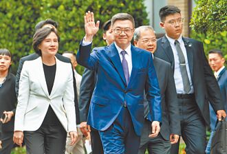 在野要卓揆下台 普发现金成关键