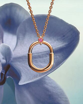 Tiffany粉紅藍寶石鎖定真愛