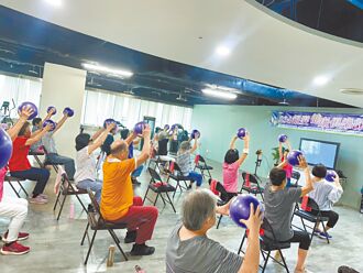 高雄SOGO挺樂齡 首創銀髮健身俱樂部