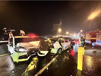 國1北上苗栗銅鑼段深夜8車連環撞  一女無生命跡象