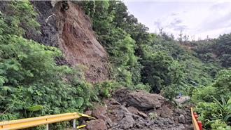 影》绿岛环岛公路落石阻断 双向封闭急抢修