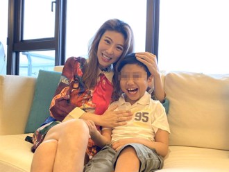 李宇柔15歲愛子病故！昔流產10次求子成功　見診斷書6字淚崩