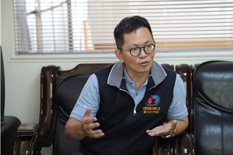 洪申翰「政治表態」惹議！ 勞團：部長勿分化勞工