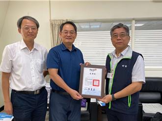 丹娜絲重創雲林！台電2天搶修10萬戶 縣府致贈感謝狀