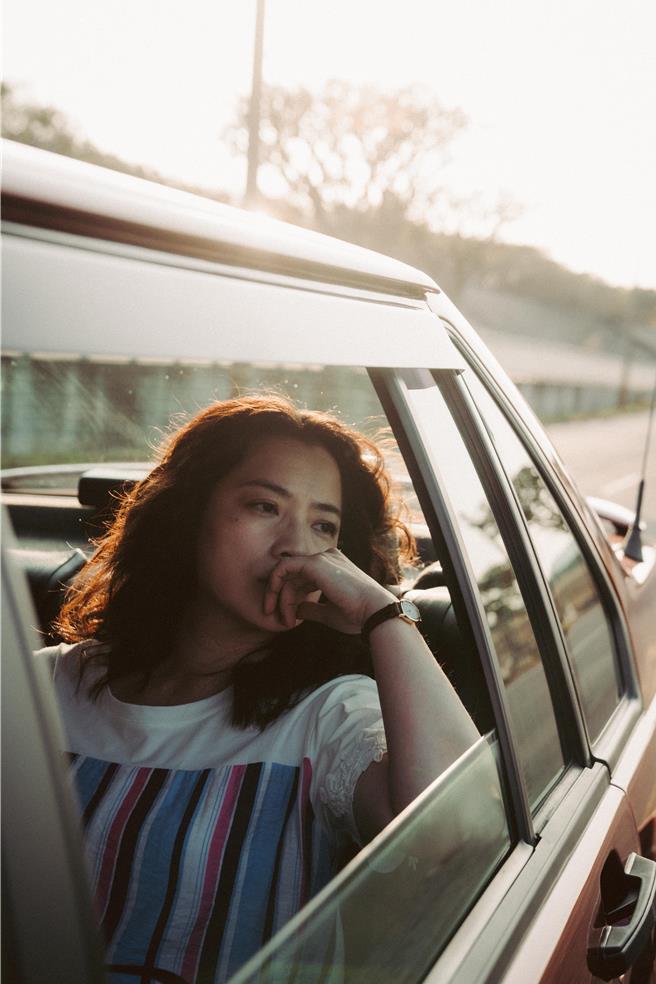 在《我家的事》中飾演母親的高伊玲感動致謝評審的肯定。（牽猴子提供）