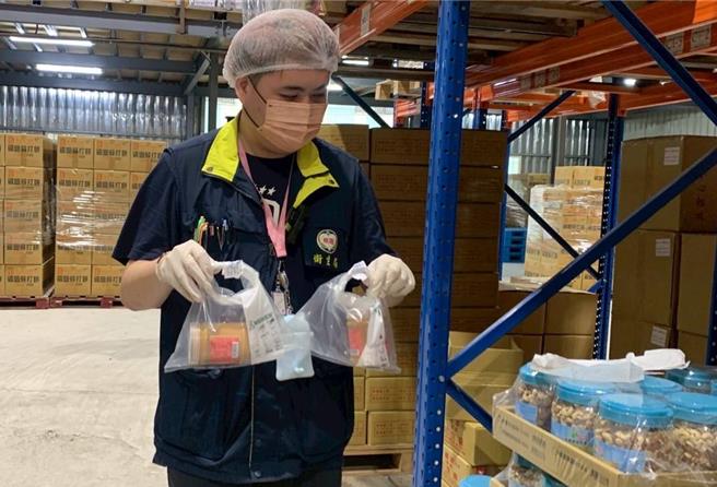 新竹福源顆粒花生醬被檢出黃麴毒素超標，桃園市衛生局前往位於蘆竹的批發商稽查。(翻攝照片)