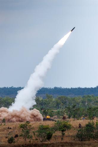 护卫军刀联演 澳军「海马士」首射PrSM