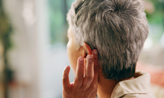 竹市8月起低收入戶長輩配戴助聽器 單耳最高補助5500元