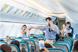 創紀錄！黃偉晉辦空中見面會　自爆曾被空姐「搭訕」