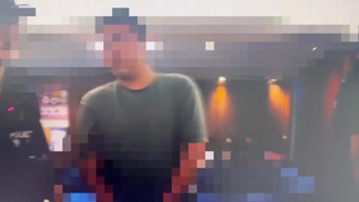 酒店談生意變逼債！男遭毆打簽350萬本票 警臨檢救人逮5惡煞