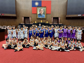 全國小學夏季籃球聯賽8月登場 小球員想拿冠軍送爸媽