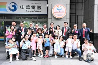 好幸福！简志诚：中华电信新鲜人年薪最高可破百万