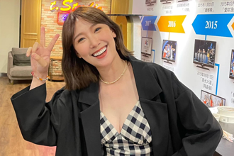 李懿男友坦承「爱捏前任屁股」 她傻眼1句回呛笑翻粉丝