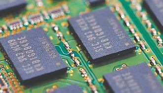 景碩漲價 Q2獲利季增2成