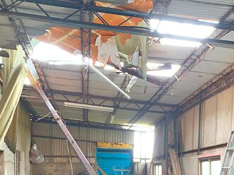 台南後壁淹成湖 高雄撤1572人