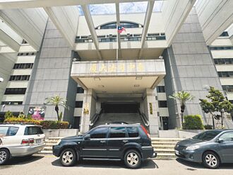 台中 狠父虐嬰致死 母認罪求免國審