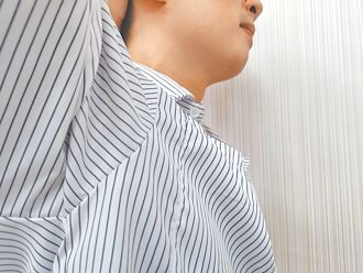 不是狐臭！妹子自爆中毒「狂聞腋味」大票少女掀共鳴