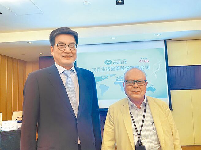 友霖医药董事长蔡正弘（右）、总经理黄春桐（左）。图／杜蕙蓉