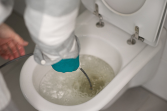 婆婆特別會教？媳婦花錢修馬桶 竟被酸「怎當媽養孩」