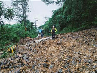 屏东8原乡停班课！来义乡道路崩塌急封闭