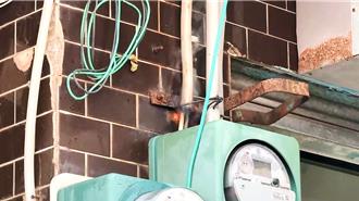 台東大雨釀災情！民宅電線冒火花 水電技師：雨水滲入