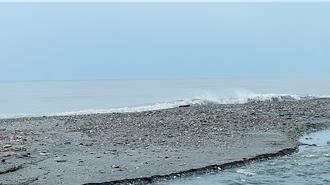 影》俄8.8強震台灣海嘯警報啟動！台東沿海現人潮觀海嘯