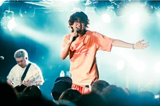 日本Z世代怪物新人AKASAKI首度来台！开心邀歌迷一起打造最棒演出