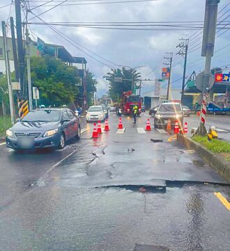 地下道積水、路面爆裂 桃園豪雨成災 市府搶修