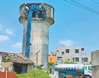 雲林 東勢地標水塔拆除 UFO景點夢碎