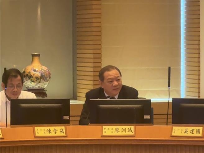 新北市警察局长廖训诚本周五陞任警政署副署长，今（30）日与新北市府团队开最后一次市政会议。（柯毓庭摄）