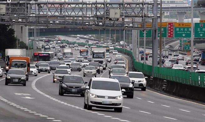 交通部高速公路局提醒「雨神同行」3大国道行车安全重点。（本报资料照片）