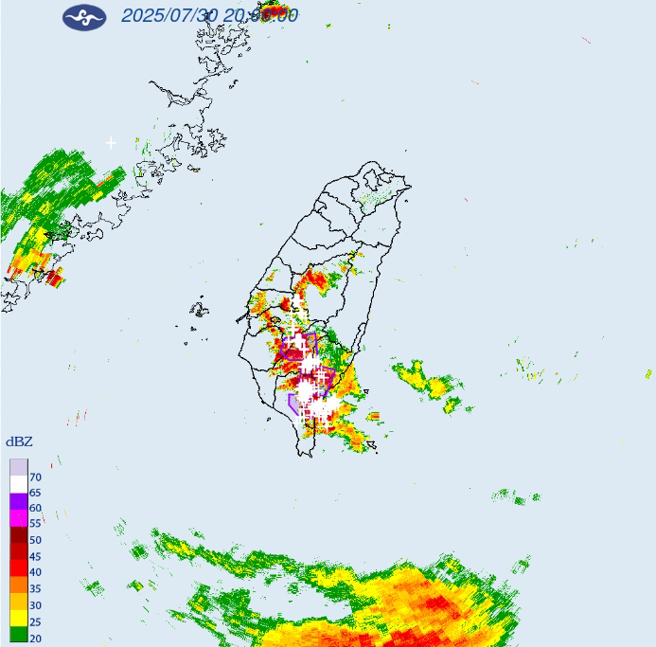 中南部与台东五县市，大雷雨将会持续到晚间22:00。（图／中央气象署）