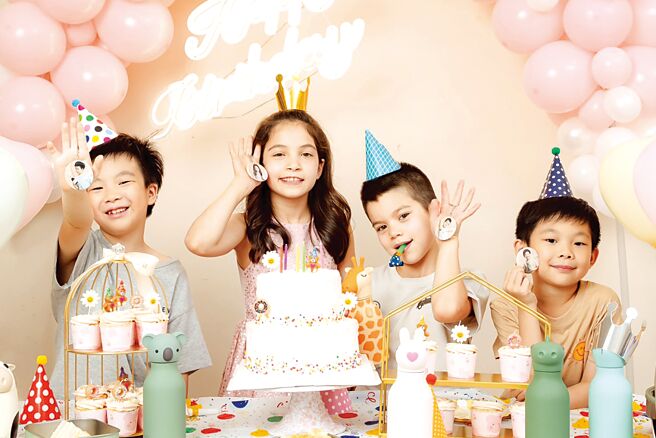 瑞康屋「萌宠好瓶友」忠孝SOGO登场。图／瑞康屋提供