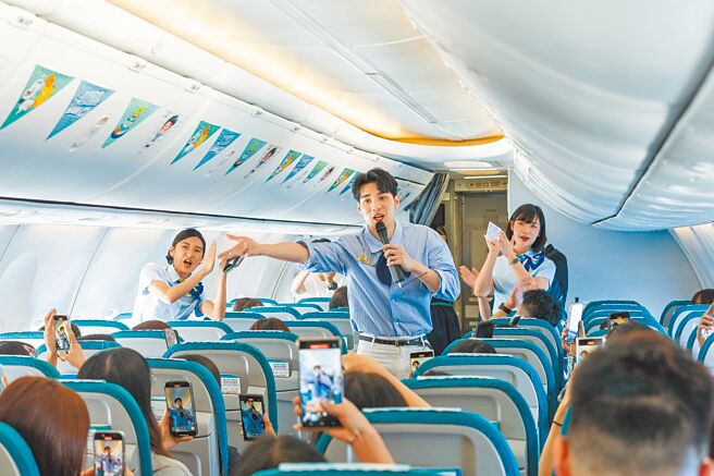 黄伟晋创纪录，日前在空中举办「黄伟晋『最高』！亚洲首个空中艺人见面会2025」。（源活娱乐提供）