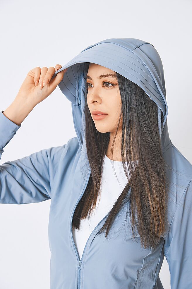 BigRed极冰丝滑UV外套，980元。（雨伞王提供）