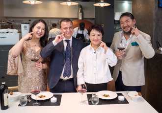 共享歡樂時光  盧秀燕邀義大利駐台代表拍鍋烤節形象影片