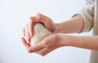 手腕麻痛別輕忽！早餐店闆娘包飯糰包到哭 竟是「滑鼠手」惹禍