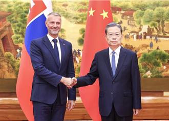 趙樂際訪瑞士推自貿協定升級 盼共同反對保護主義