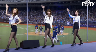 富邦三本柱化身性感OL！李珠珢「穿黑絲」網瘋：不想下班了