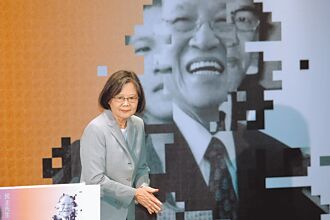 726投票 蔡英文：一起上了实用公民课