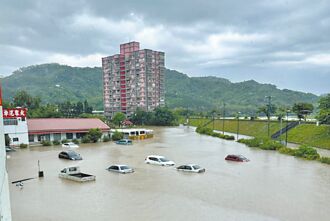 南投 環潭公路成泥瀑 新社 菇寮泡水