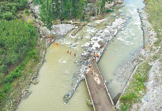華北暴雨成災 華西續高溫悶熱