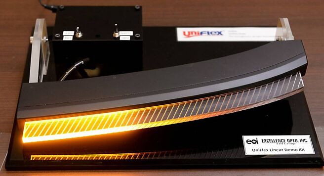 LED车灯模组厂联嘉转型控股公司，将依据法规自8月5日起停止买卖股票，4日为最后交易日，并于8月15日终止上市，同日由新设的联嘉光电投控普通股接棒挂牌上市。图／本报资料照片