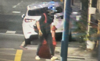 新莊箱屍》暗夜拖行李箱棄置畫面曝 鷹眼警過濾22天監視器逮惡嫌