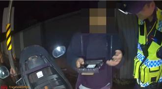 天兵男騎士半夜闖紅燈 「神主牌」藏6根彩虹菸露餡