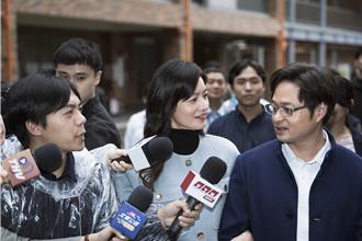 《零日攻擊》爆恐攻！Janet總統府演講很爽　鄭有傑成首位「第一先生」