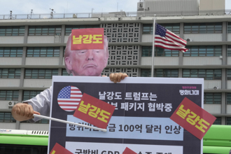 南韓談判妙招大公開  學川普說話 角色扮演 大讚他「偉人」