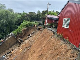 連日豪雨沖刷 彰化民宅前院崩塌深達3層樓高 影響20戶